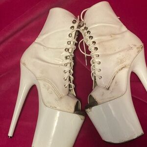 Pleaser 8” White Lace Up Boots Size 9